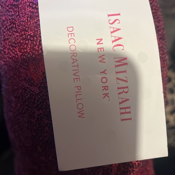 Luscious Lips sequined decorative pillow - Picture 7 of 10